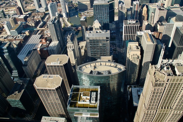 2025 Corporate Tax Rate: Impact on Dividend Payouts for Investors
